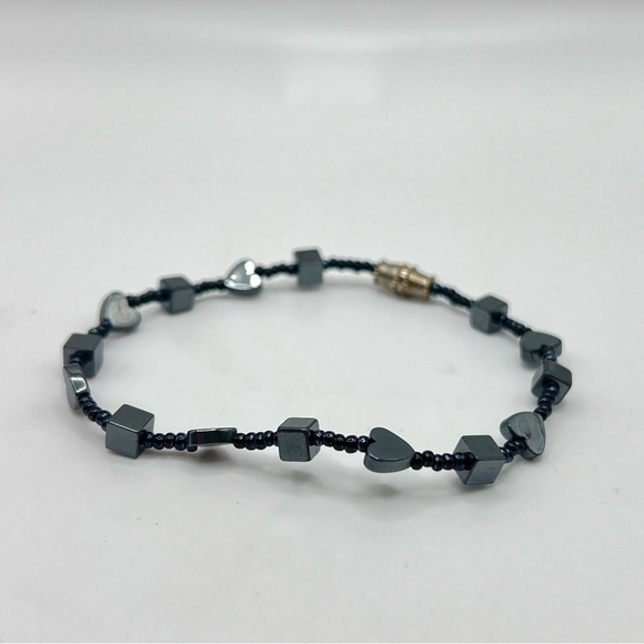 Heart/ Square Hematite Bracelet - Picture 2 of 2